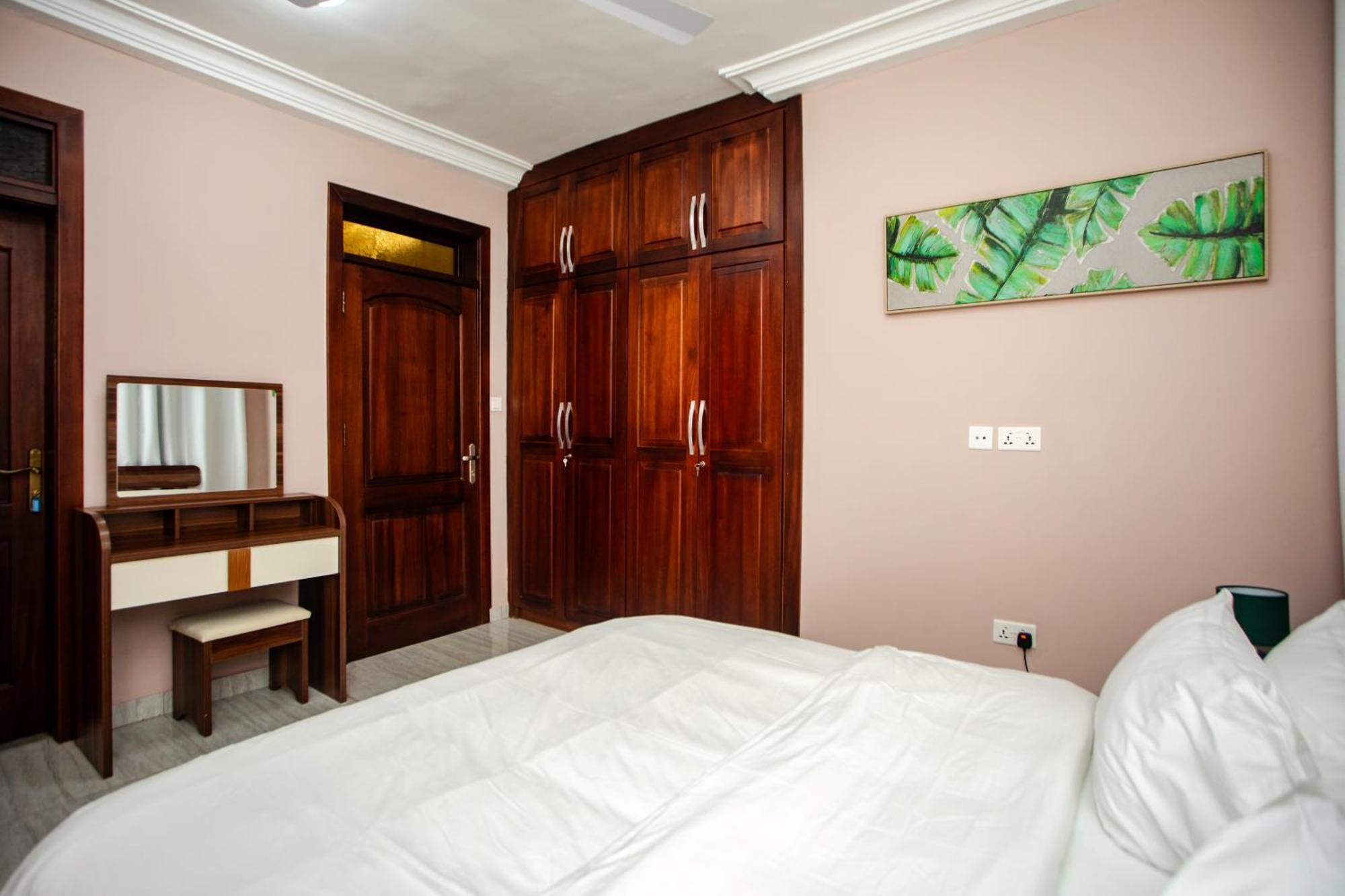 Maat Luxury Homes Accra Extérieur photo